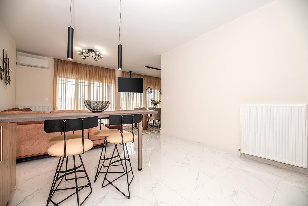 Central Luxury Apartment Thessaloniki Buitenkant foto