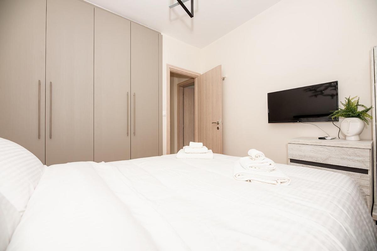 Central Luxury Apartment Thessaloniki Buitenkant foto