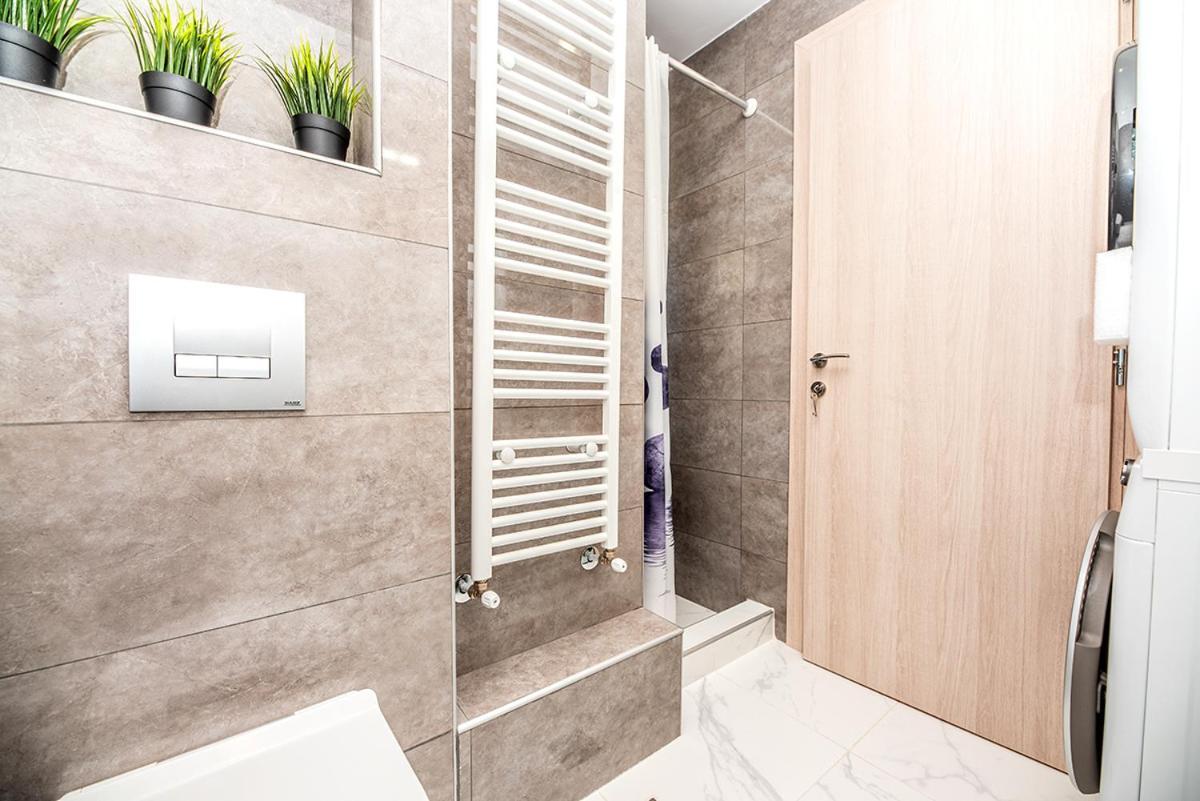 Central Luxury Apartment Thessaloniki Buitenkant foto